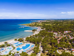 Kupon: NORA PONUDBA: 4-dnevni PRVOMAJSKI BOOM KLUB v TN ZATON (mobilne hiške) s SEBASTIANOM, že od 418,00 EUR na celotno družino.