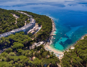 Kupon: VSE ZA NEPOZABEN DAN ŽENA: Razvajanje na Malem Lošinju, nastop Mirana Rudana, skupine Firbci in Vladimirja Kočiša Zeca, wellness in notranji bazen za SAMO 229 EUR!
