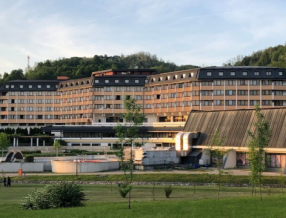 Kupon: 7-DNEVNO terapijsko razvajanje v BANJI VRUĆICI**** + prevoz + polni penzion + 3 terapije na dan + zabava na etno turizmu z vključeno hrano in pijačo in še veliko več za SAMO 489 EUR